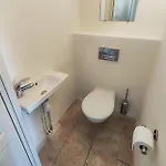 2 Bedroom Stunning In Saint-laurent-de-la-ca Сasa de vacaciones *
