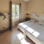 Сasa de vacaciones 2 Bedroom Stunning In Saint-laurent-de-la-ca
