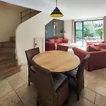 Сasa de vacaciones 2 Bedroom Stunning In Saint-laurent-de-la-ca