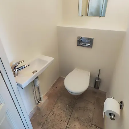 2 Bedroom In Saint-laurent-de-la-ca Feriehus *