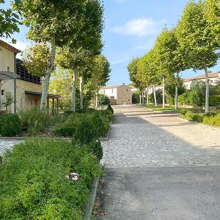 Сasa de vacaciones 2 Bedroom Stunning In Saint-laurent-de-la-ca